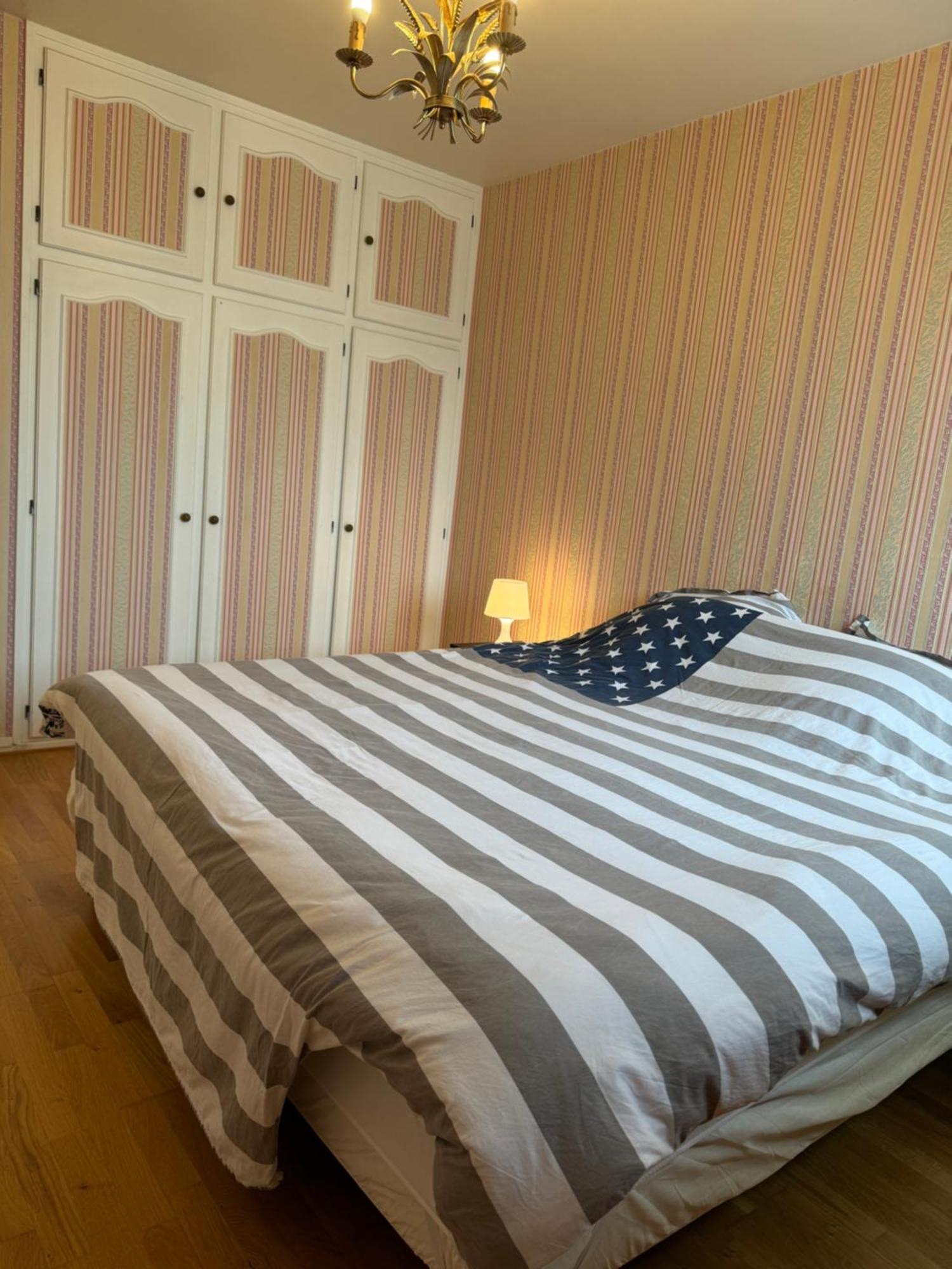 Apartment Periurbain De Paris Et Versailles *